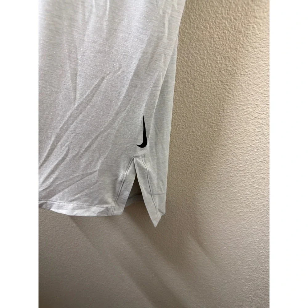 Men's Nike Drifit Yoga Shirt Size Medium